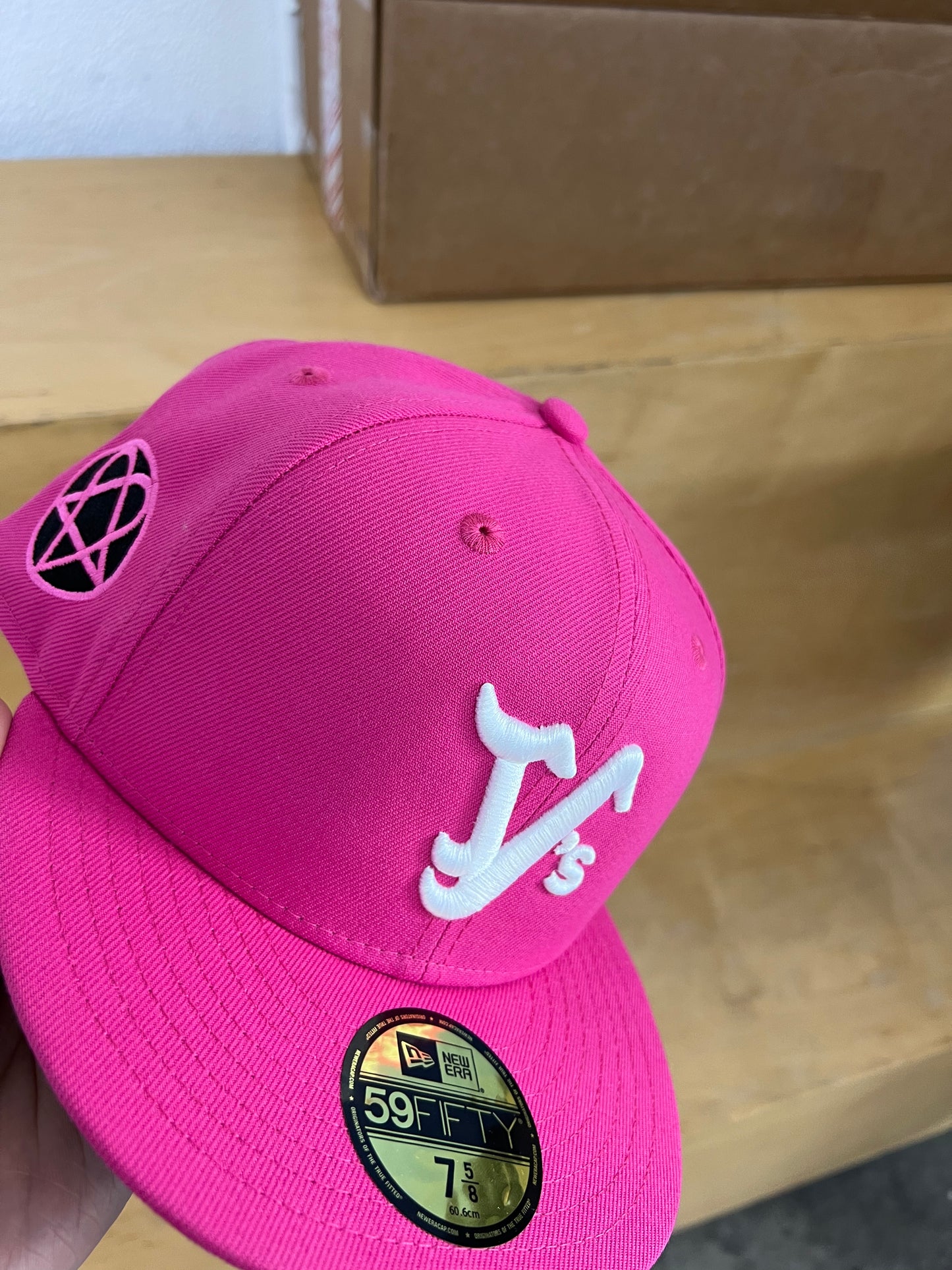 V’s Hat Pink